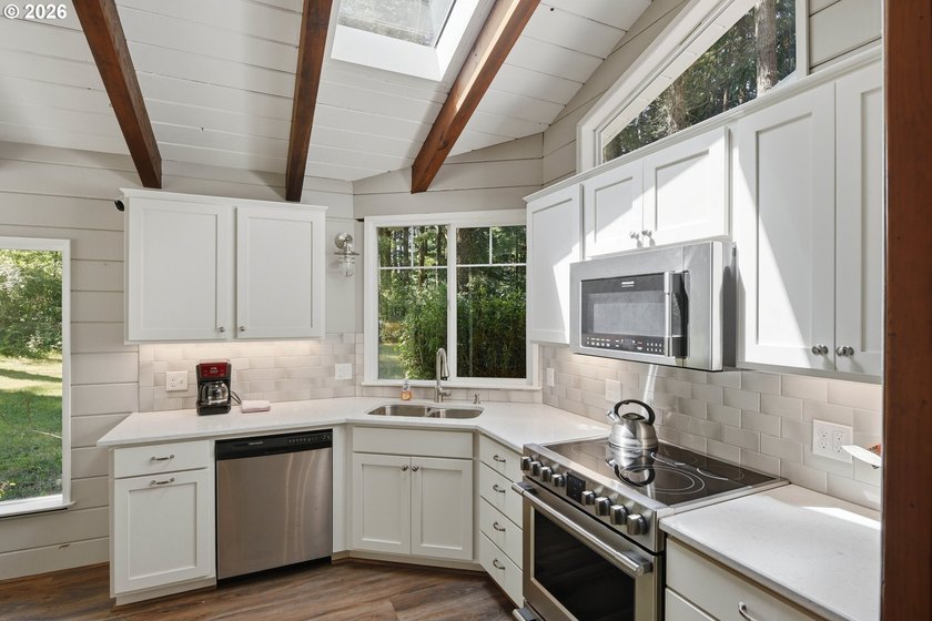 The epitome of an Oregon home - tucked away at the end of a long - photo 10
