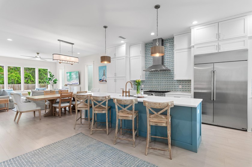 Prominently positioned just moments from the renowned turquoise - photo 4