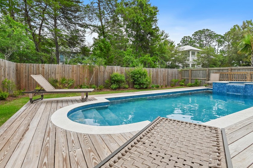 Prominently positioned just moments from the renowned turquoise - photo 10