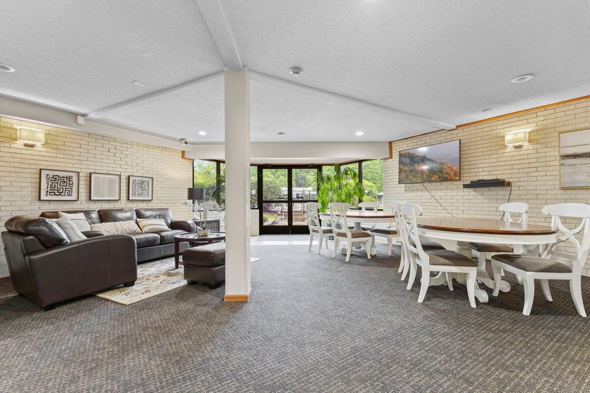 Welcome to easy living in this charming first-level 1-bedroom - photo 20