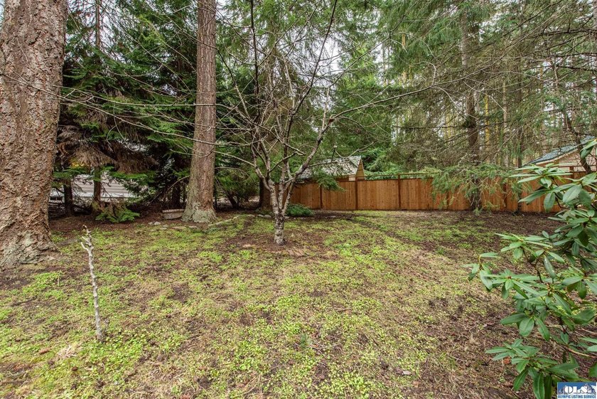 Very nice 2 bedroom, 2.5 bath home on beautifully wooded lot - photo 36