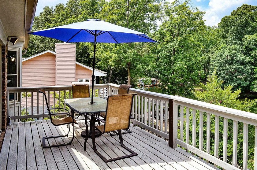 Welcome to this beautiful 4 bedroom 3 bath lakefront home just - photo 42