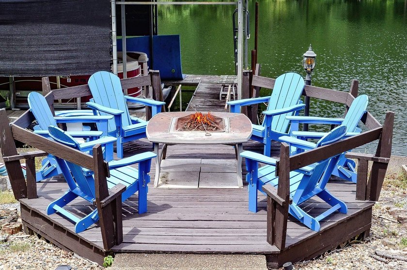 Welcome to this beautiful 4 bedroom 3 bath lakefront home just - photo 46