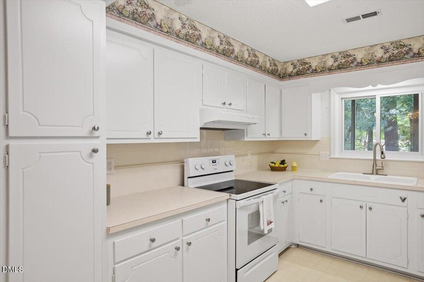 **Croasdaile Condo Opportunity with Golf Course Views** Enjoy - photo 28