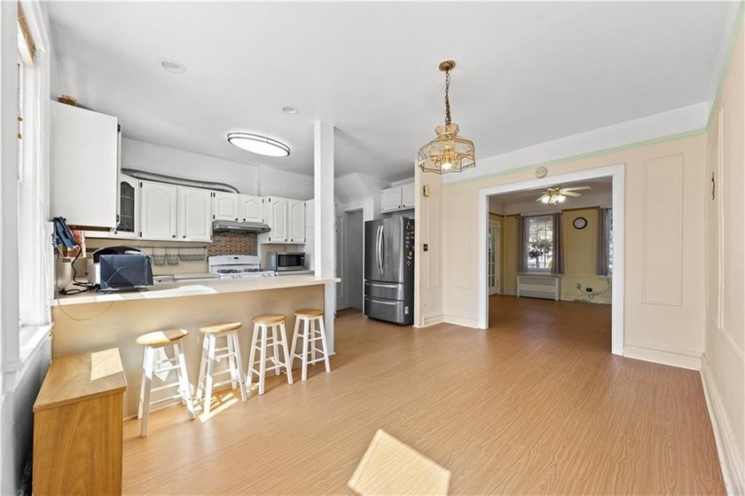 Well maintained single-family home in Dyker Height, one of - photo 6