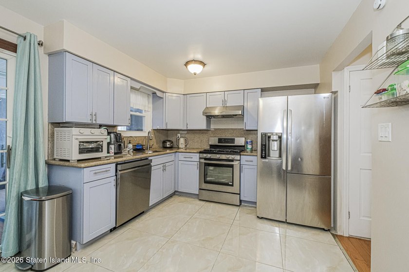Welcome to 356 Cortelyou Ave! Located in the highly sought-after - photo 7