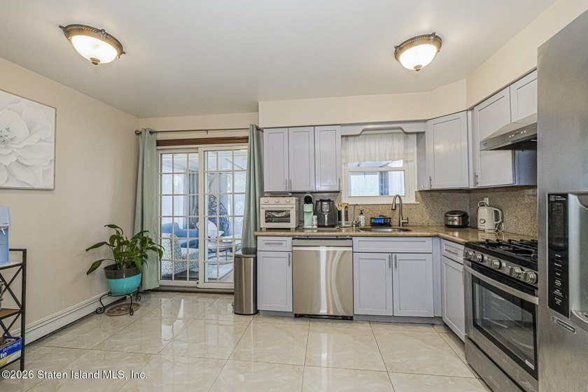 Welcome to 356 Cortelyou Ave! Located in the highly sought-after - photo 9