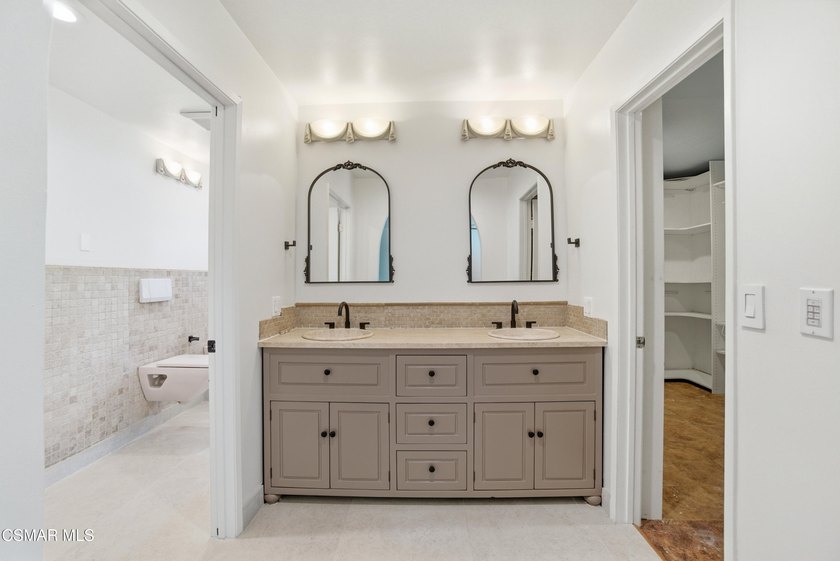 Beautifully remolded two-story home offering 4 bedrooms, 2 1/2 - photo 8
