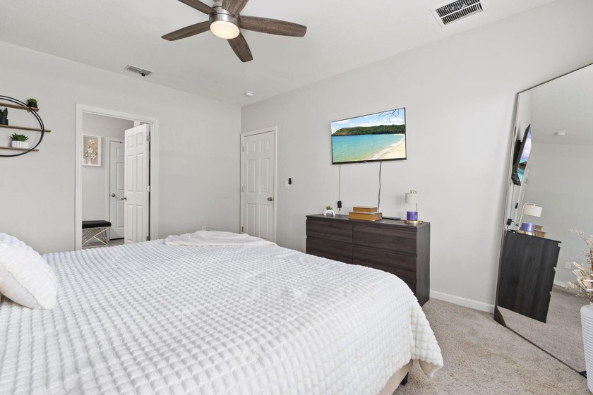 Welcome to this stunning spacious Cali model home located in the - photo 17