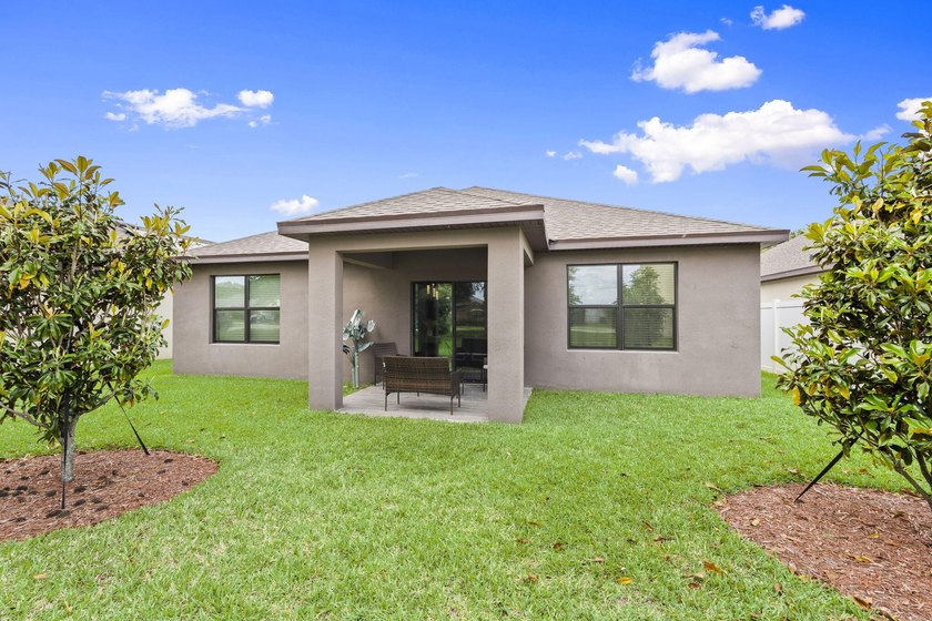 Welcome to this stunning spacious Cali model home located in the - photo 31