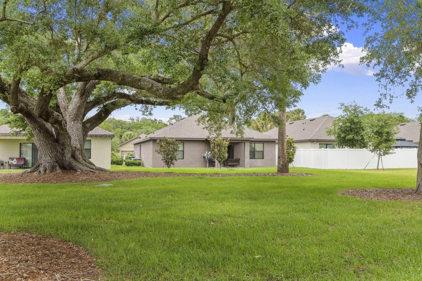 Welcome to this stunning spacious Cali model home located in the - photo 34