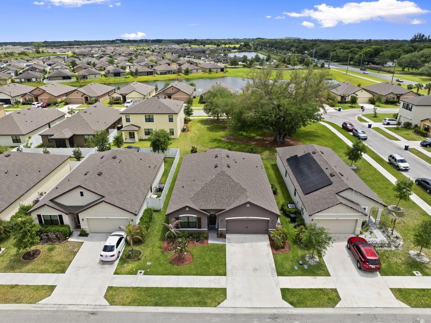 Welcome to this stunning spacious Cali model home located in the - photo 44