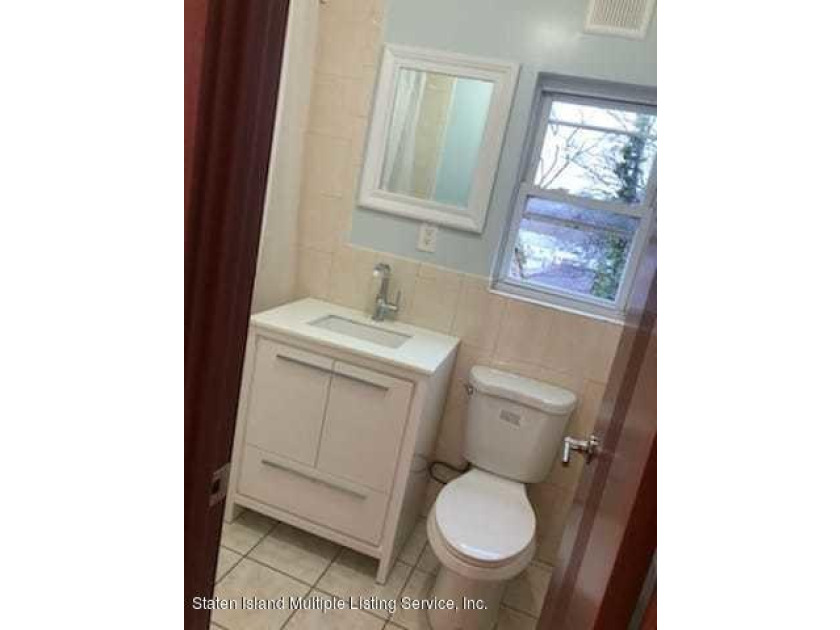 Desirable doctor's row location! Cash buyers preferred. Fully - photo 7