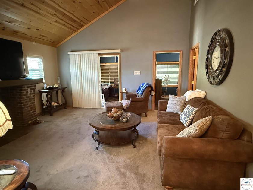 Looking for that optimal full-time home or weekend retreat? This - photo 5