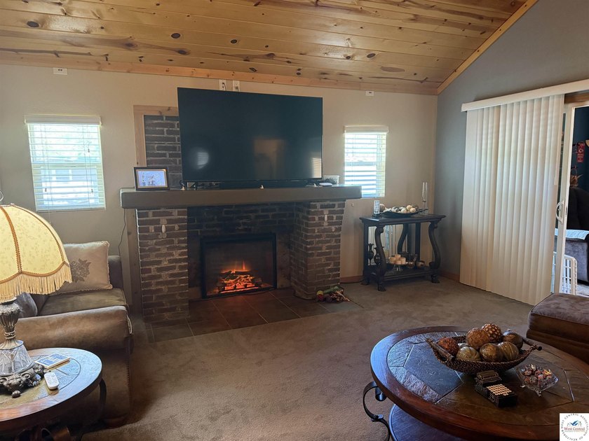 Looking for that optimal full-time home or weekend retreat? This - photo 8