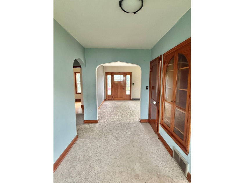 Here is your chance to own a nice house located on the East Hill - photo 6