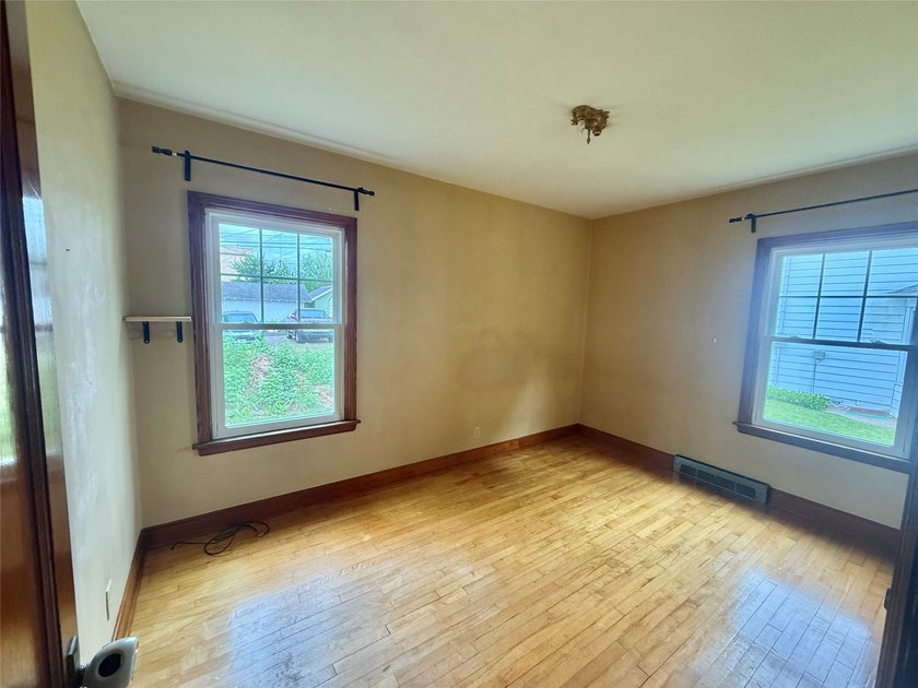 Here is your chance to own a nice house located on the East Hill - photo 9