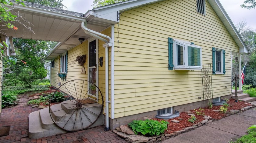 This is your chance to own a meticulously well cared for home on - photo 7