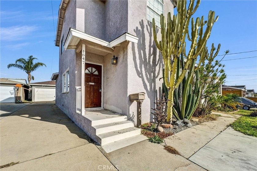 Located in a highly desirable and centrally located area, this - photo 3