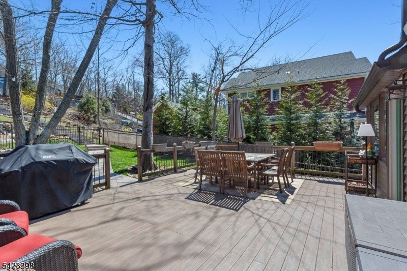 Welcome to your perfect lakeside escape! Nestled in the heart of - photo 30