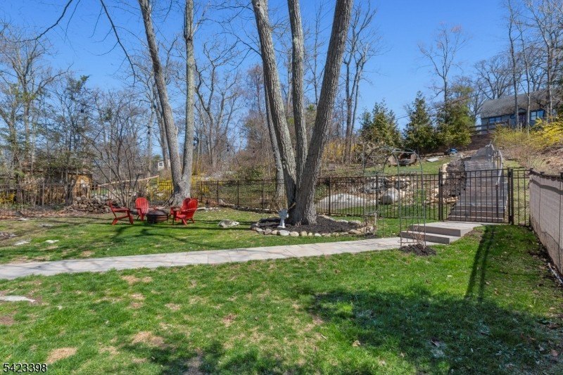 Welcome to your perfect lakeside escape! Nestled in the heart of - photo 33