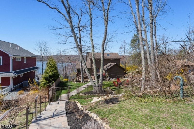 Welcome to your perfect lakeside escape! Nestled in the heart of - photo 35