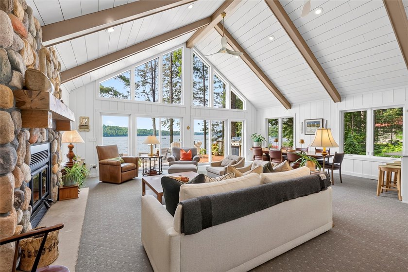 Like-new, extensively remodeled Long Lake retreat with - photo 9