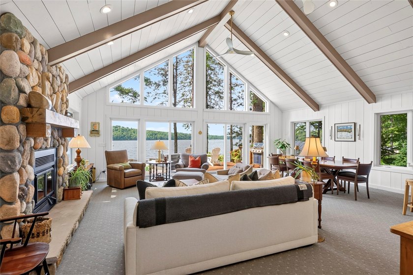 Like-new, extensively remodeled Long Lake retreat with - photo 10