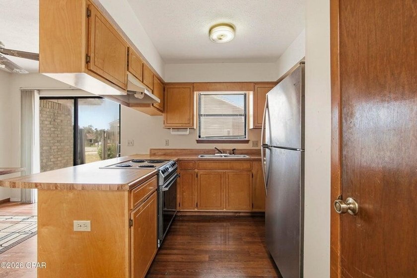 Home built in 1987 featuring 3 bedrooms and 2 bathrooms. This - photo 7