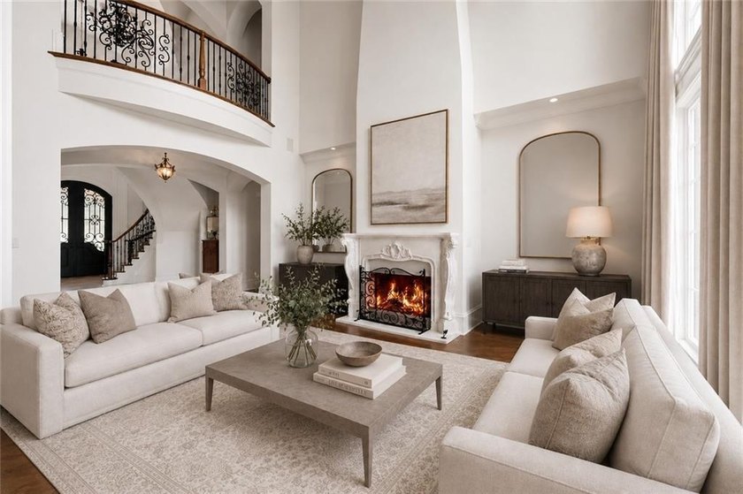 Exquisite Executive Estate with Golf Course Views in The Manor - photo 9