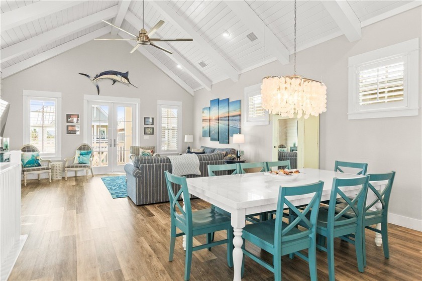 Welcome to this beautifully designed Fireside Park Cottage in - photo 13