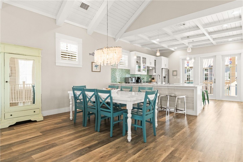 Welcome to this beautifully designed Fireside Park Cottage in - photo 16