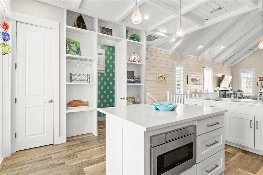 Welcome to this beautifully designed Fireside Park Cottage in - photo 20