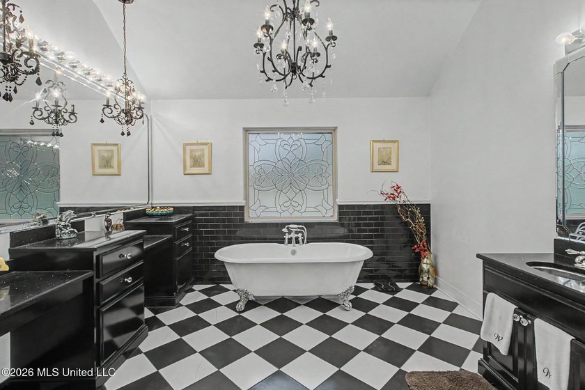 Experience the perfect blend of luxury living and everyday - photo 21
