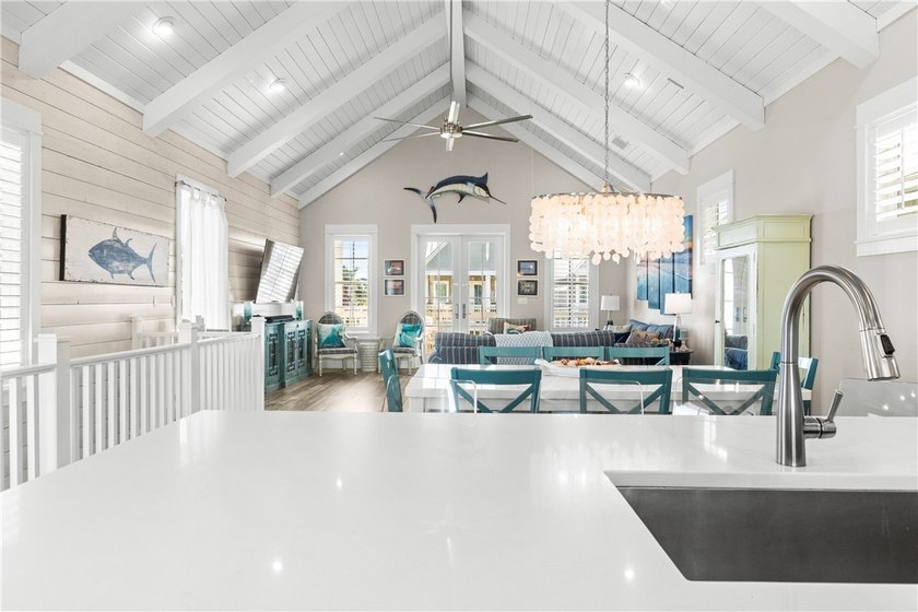 Welcome to this beautifully designed Fireside Park Cottage in - photo 22