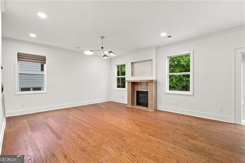 There are so many exceptional features throughout this - photo 10