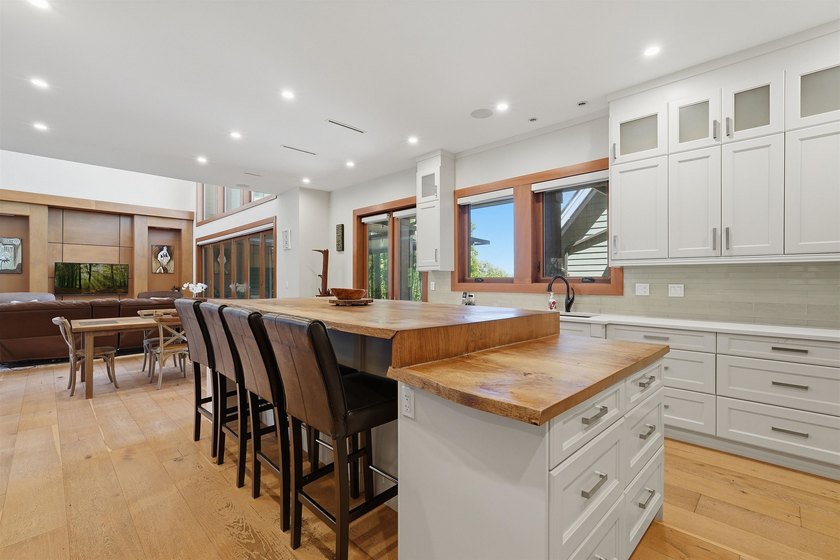 Stunning west coast modern, craftsman estate home in Morgan - photo 14