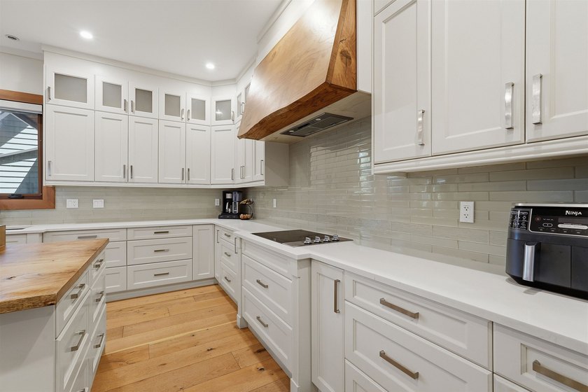Stunning west coast modern, craftsman estate home in Morgan - photo 15