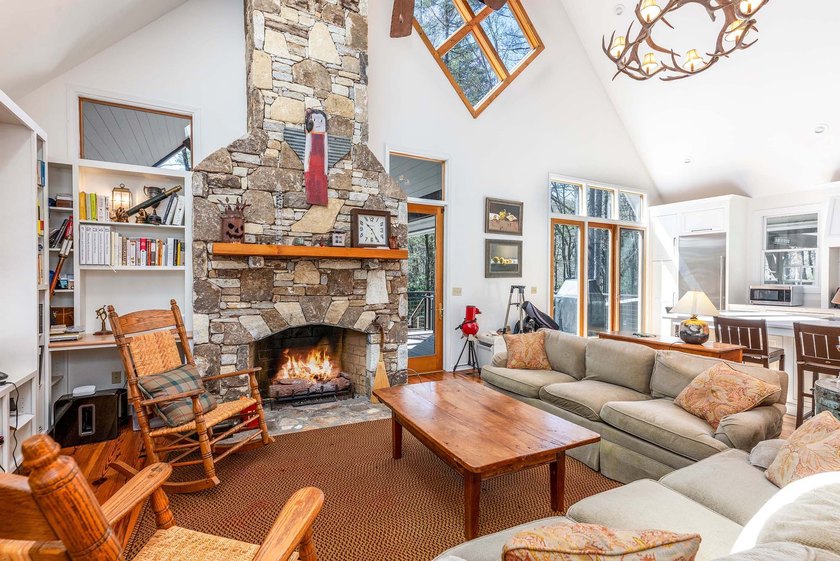 Tucked within the natural beauty of Lake Toxaway Estates, this - photo 6