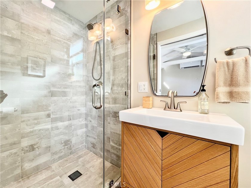 WATCH VIDEO! Gorgeous Remodel of a Classic 1920s Walteria - photo 33