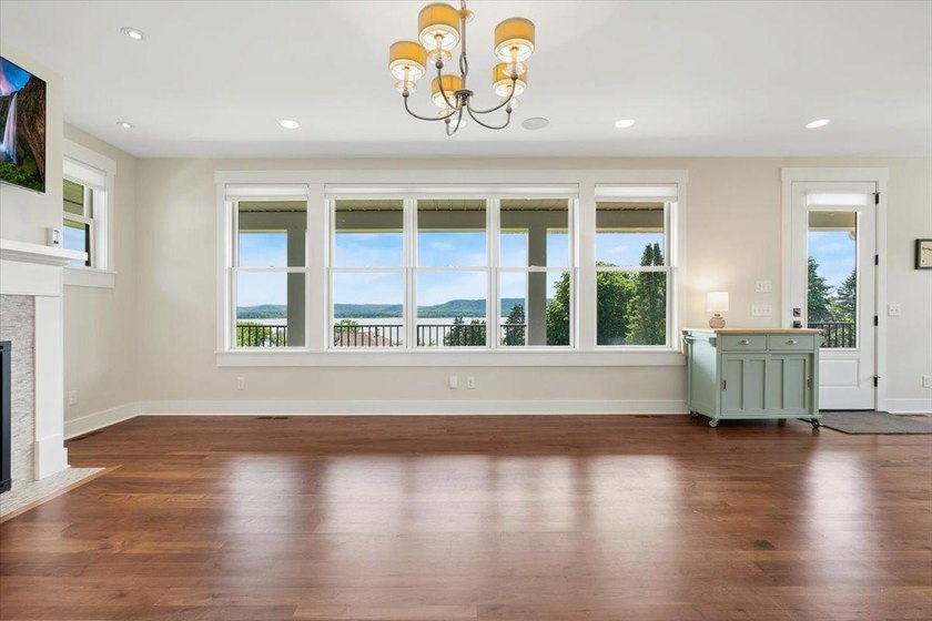 Perched on the hillside to capture breathtaking panoramic views - photo 7