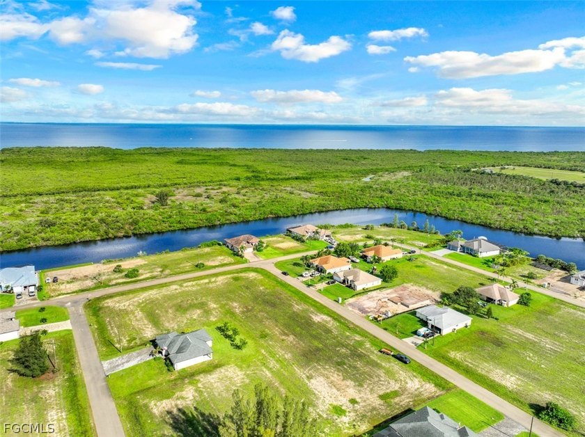 Two buildable lots, a four lot site of nearly 1/2 acres. This - photo 11