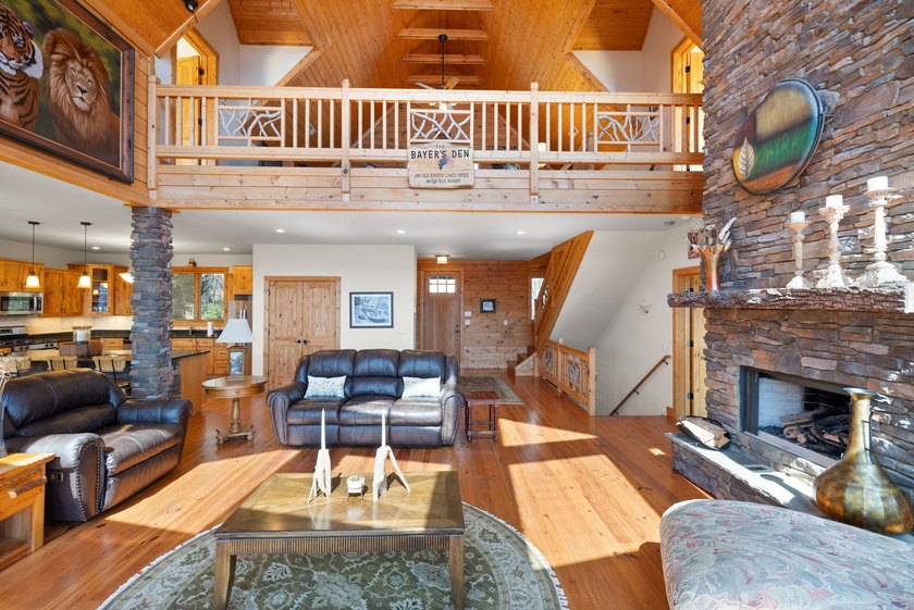 This fully furnished 5-bedroom, 7-bathroom mountain retreat - photo 5