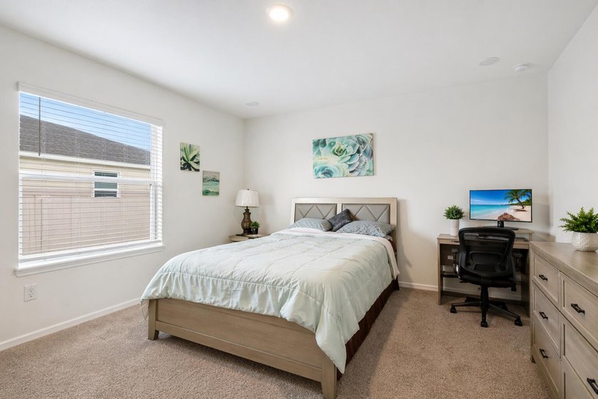 Short Sale Approved!! Beautiful 2023-built home with NO HOA - photo 20