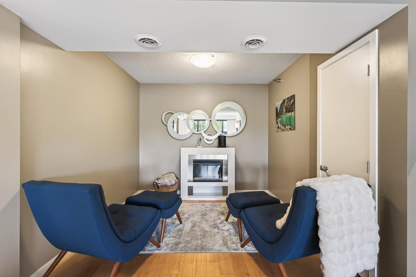 Beautiful and well-maintained condo in an incredible location - photo 21