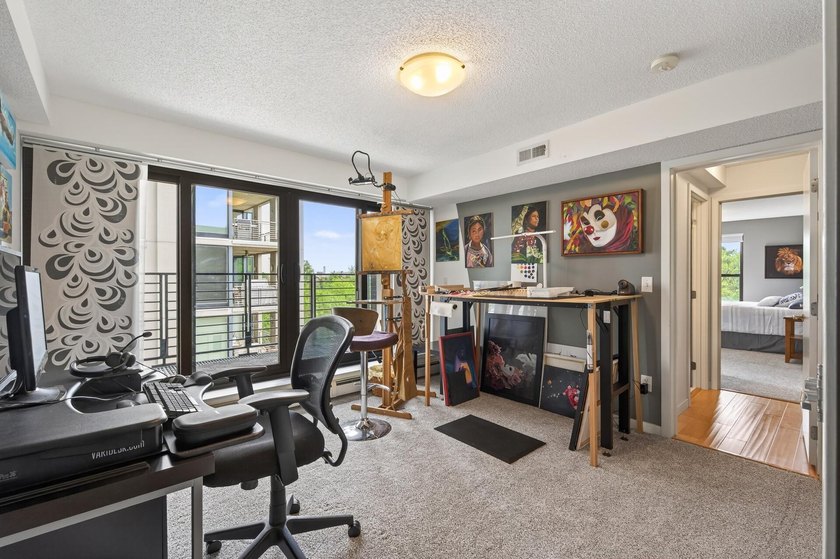 Beautiful and well-maintained condo in an incredible location - photo 32