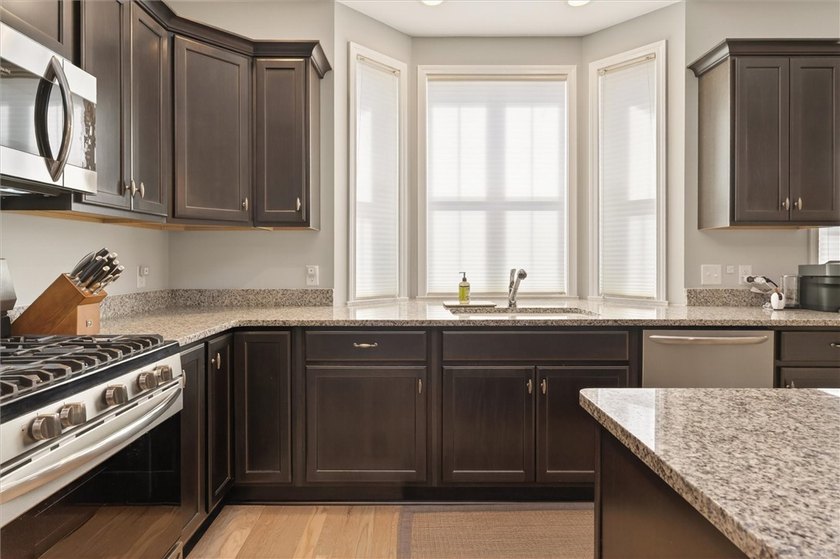 Luxury, comfort, and convenience. Welcome to 159 N Plymouth: a - photo 12