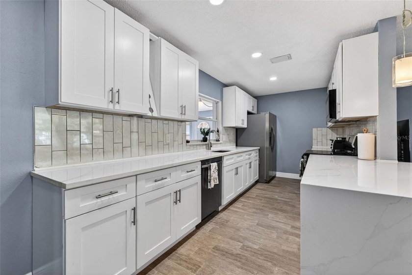 Welcome to 5810 Venetian Blvd NE-a beautifully reimagined - photo 7