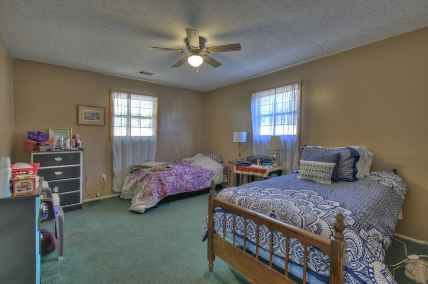 Exceptional investment opportunity! This established Personal - photo 13