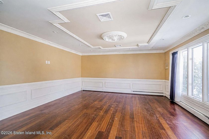 They don't make homes like this anymore. This sprawling - photo 7